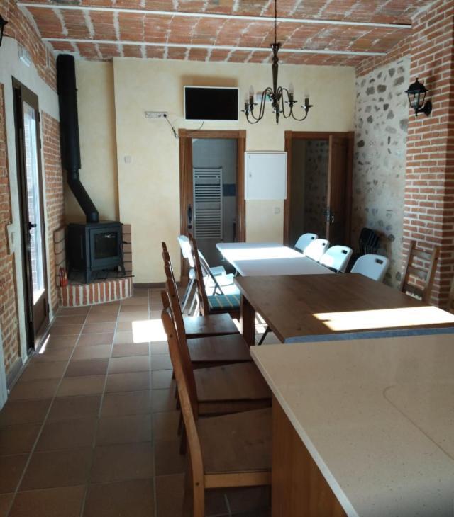 Valdepielagos Casa Rural San Isidro מראה חיצוני תמונה