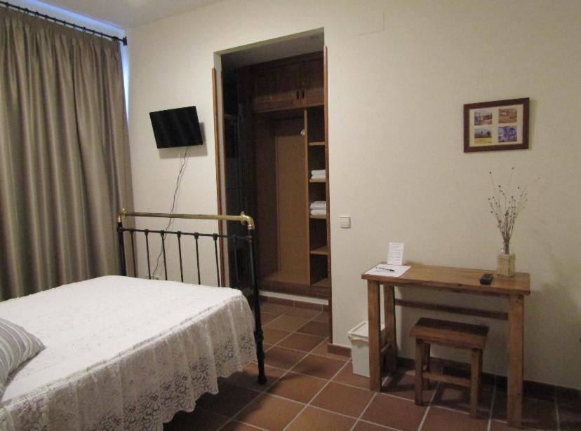 Valdepielagos Casa Rural San Isidro מראה חיצוני תמונה