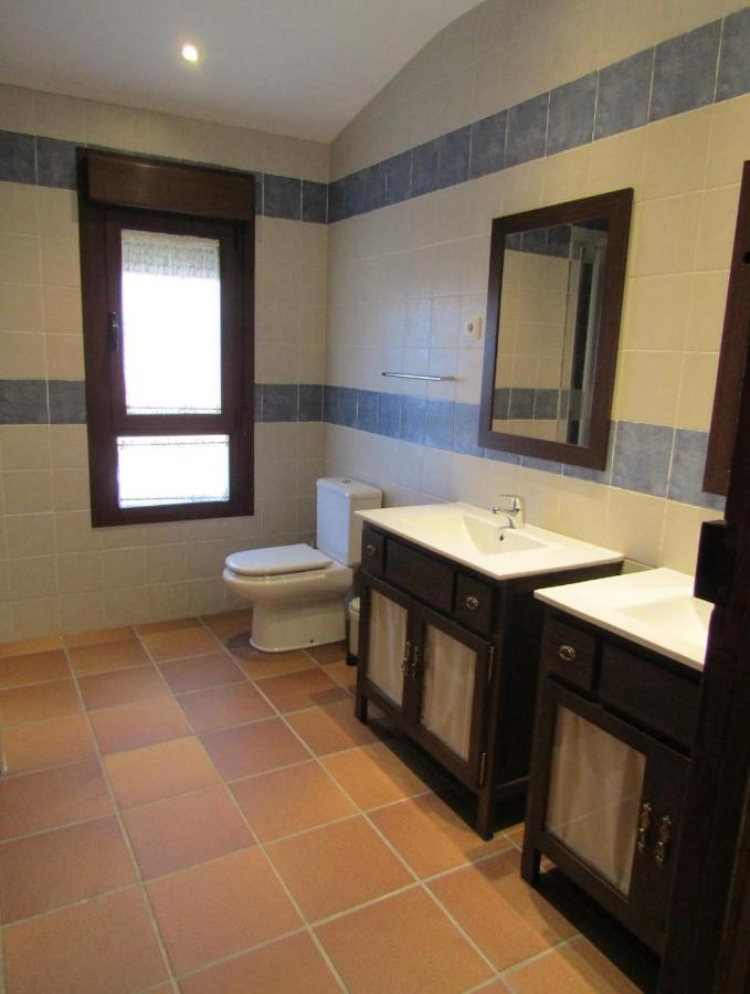 Valdepielagos Casa Rural San Isidro מראה חיצוני תמונה