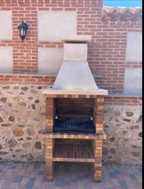 Valdepielagos Casa Rural San Isidro מראה חיצוני תמונה